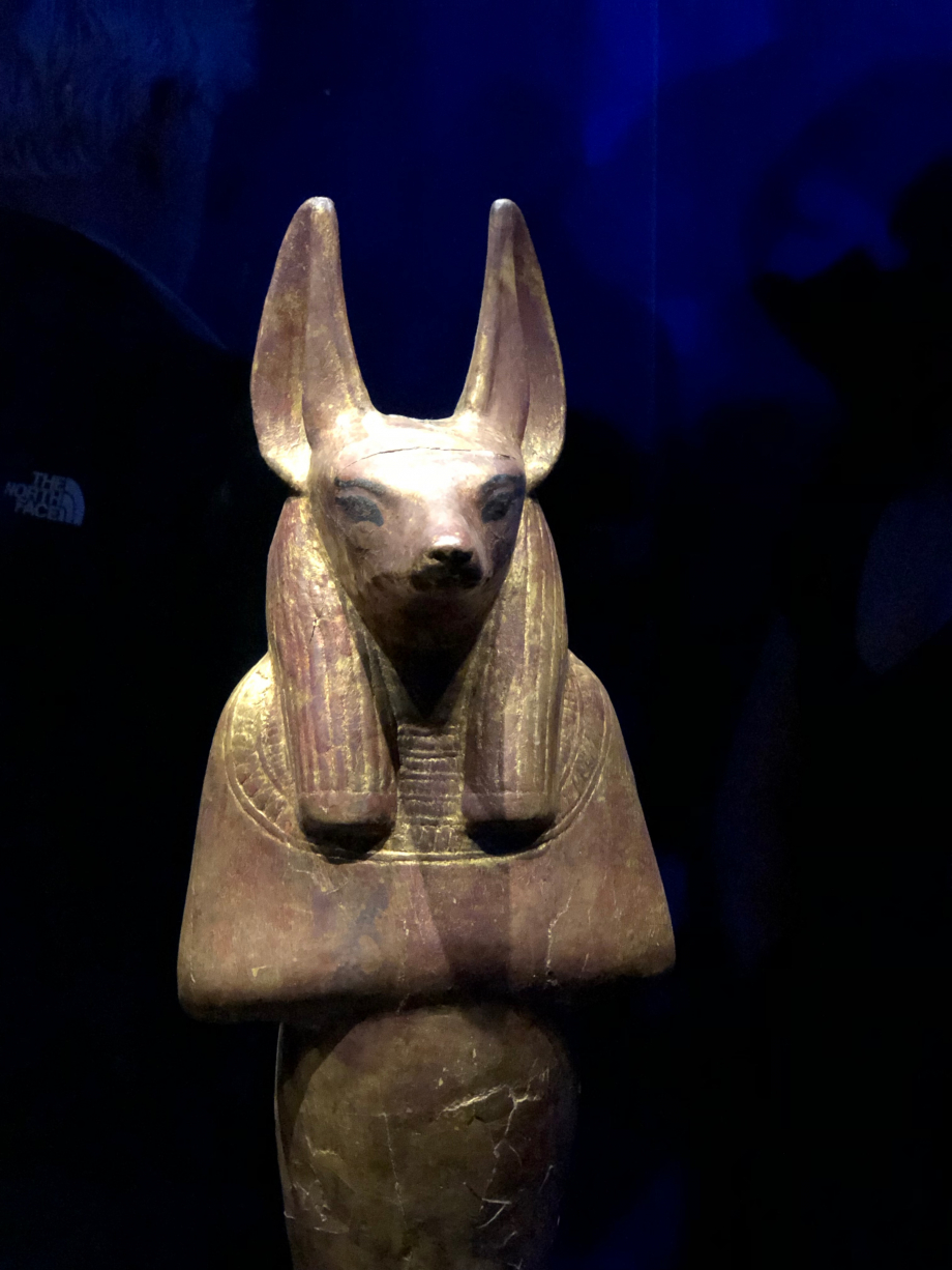 Statuette à tête de chacal de Douamoutef sur socle en bois doré