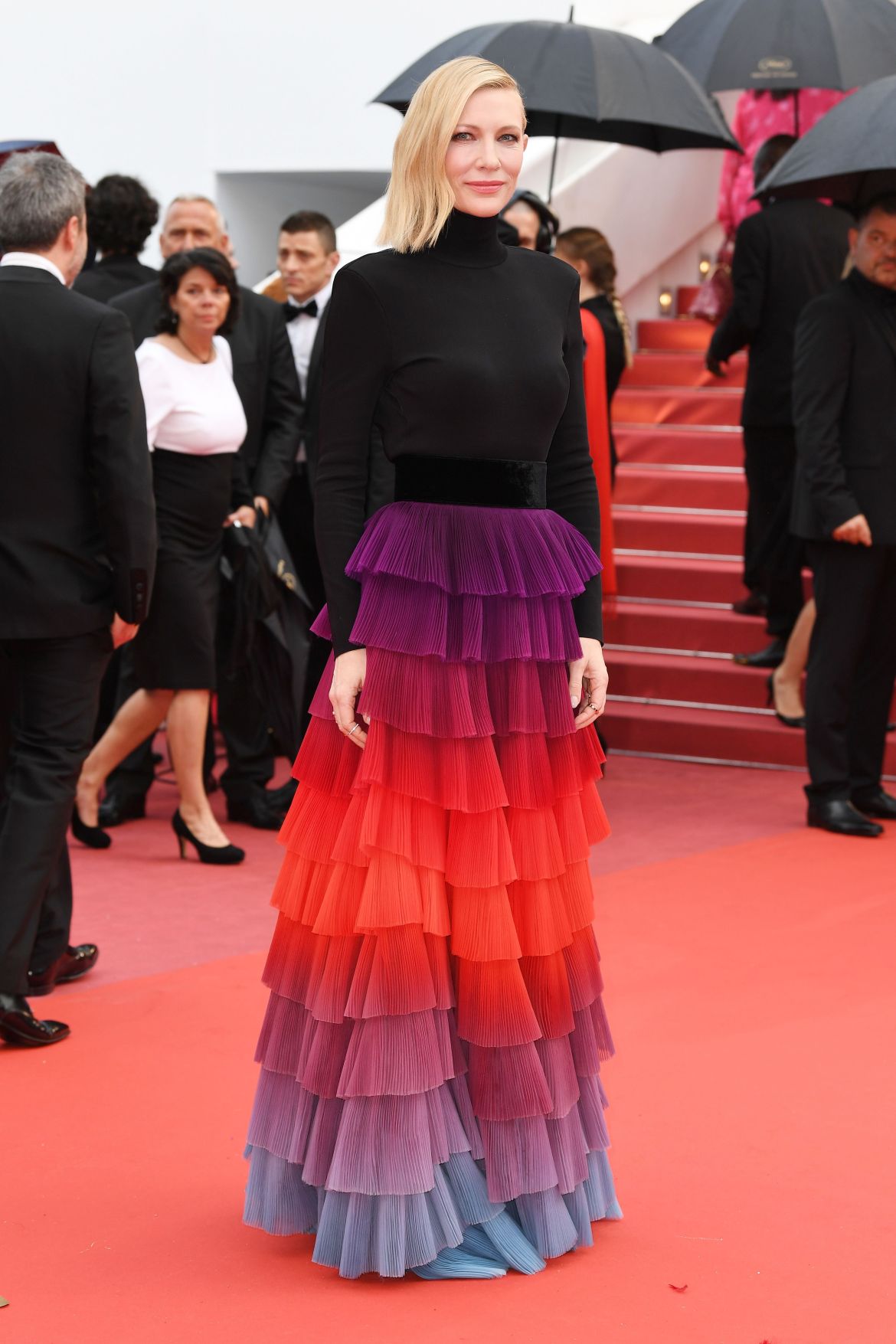 Cate Blanchett alors présidente du jury pour la montée des marches du Festival de Cannes le 14 mai 2018