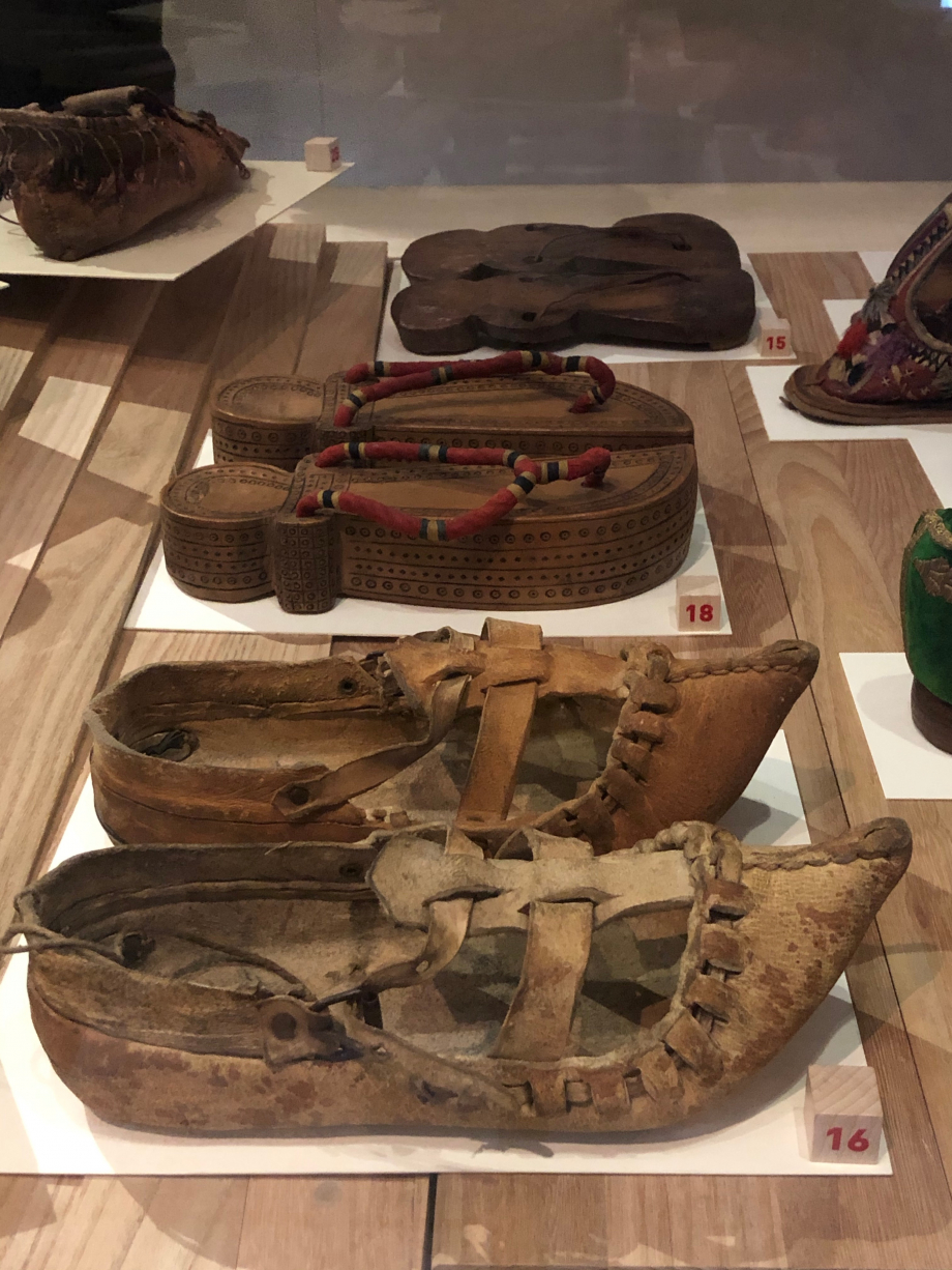Paire de chaussures de paysan, début du XXè siècle
Bursa, Turquie
Peau de buffle
Paris, Musée du Quai Branly Jacques cHIRAC