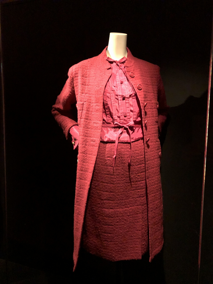 Ensemble robe et manteau
Printemps été 1962
Lainage, taffetas de soie matelassé framboise