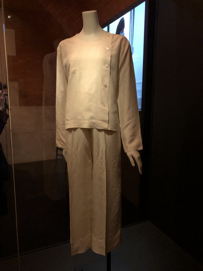 Pyjama porté par Gabrielle Chanel
1954
Toile de soie ivoire