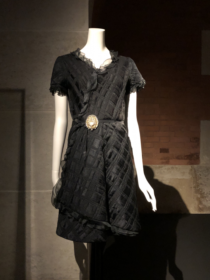 Robe 1964
Cloqué de coton et organza noirs