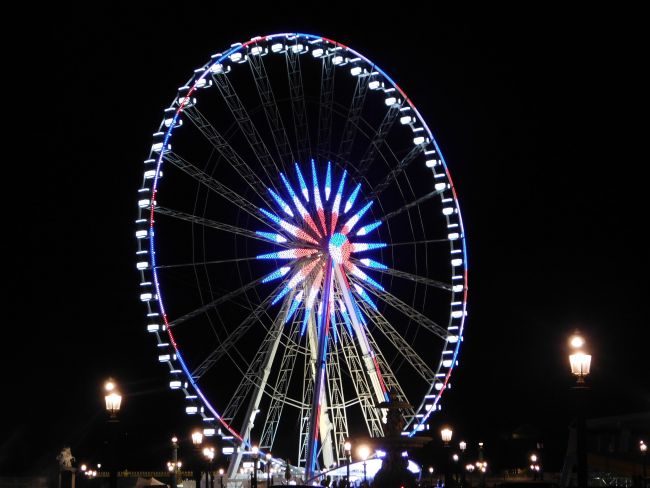La Grande Roue de la Place de la Concorde by night