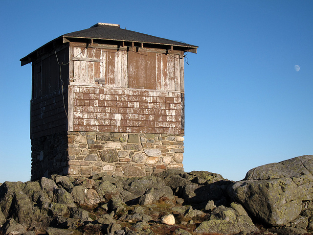 https://static.blog4ever.com/2016/03/816195/Bigelow-Preserve---Avery-Peak---Ancienne-tour----feu.jpg