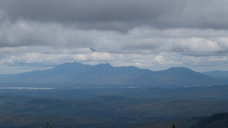 https://static.blog4ever.com/2016/03/816195/Bigelow-Preserve---Avery-Peak---De-loin.JPG