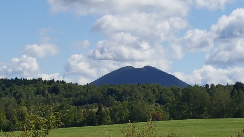 https://static.blog4ever.com/2016/03/816195/Estrie---Mont-Ham---Vue-de-loin.jpg