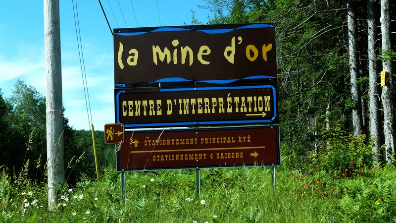 https://static.blog4ever.com/2016/03/816195/Estrie---Ruisseau-Mining--mine-d--or----Stationnement-2.JPG