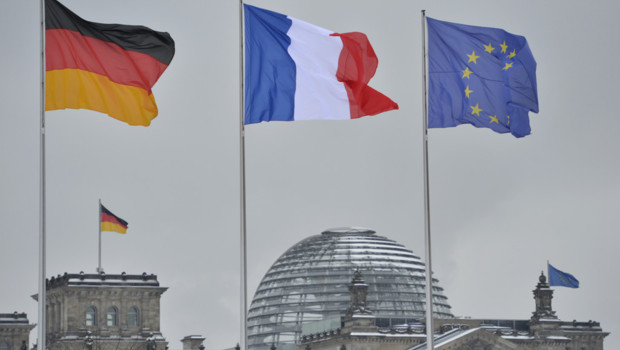 drapeaux-allemand-francais-et-europeen-10845777uefjb_1713.jpg