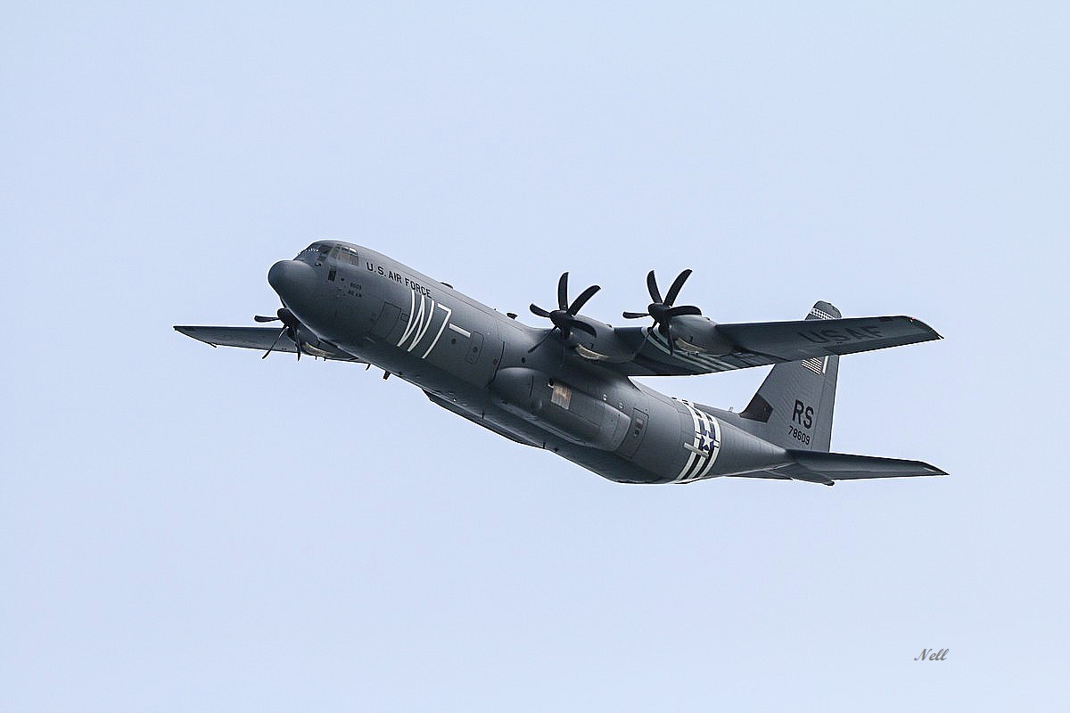 Lockheed-Martin C-130J Super Hercules.JPG