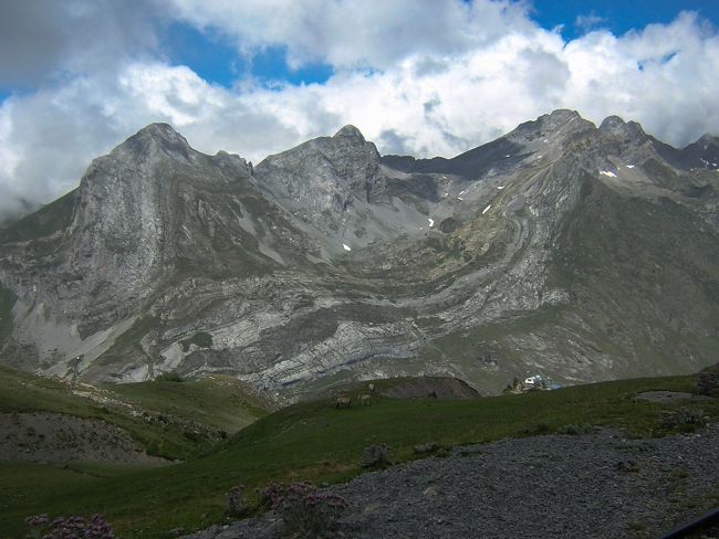 Vallée d'Ossau, vu du petit train d'Artouste  Pyrénées-Atlantiques. (2005).