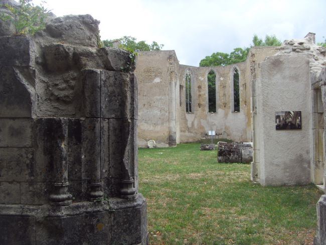 Ruine de l'église de Flirey (Meurthe et Moselle)