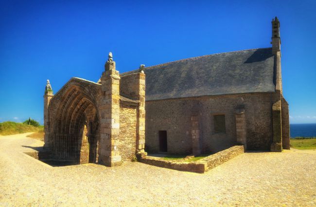 La chapelle Notre-Dame-de-Grâce abrite un petit musée contenant quelques vestiges de l'ancienne abbaye.