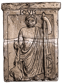 pilier_3aJupiter s’appuie sur un sceptre et tient de la main droite le foudre. Sous ce dernier on devine la silhouette de l’aigle. Le bandeau supérieur porte l’inscription identifiant le dieu  « IOVIS »..gif