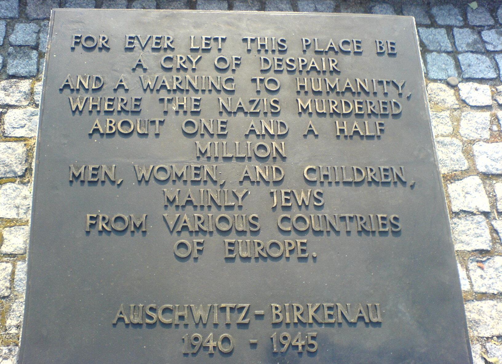 Auschwitz-Birkenau_memorial.JPG