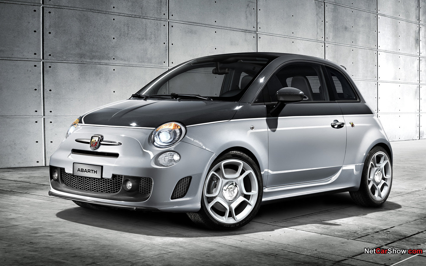 Abarth 500C 2011 6071ebc5