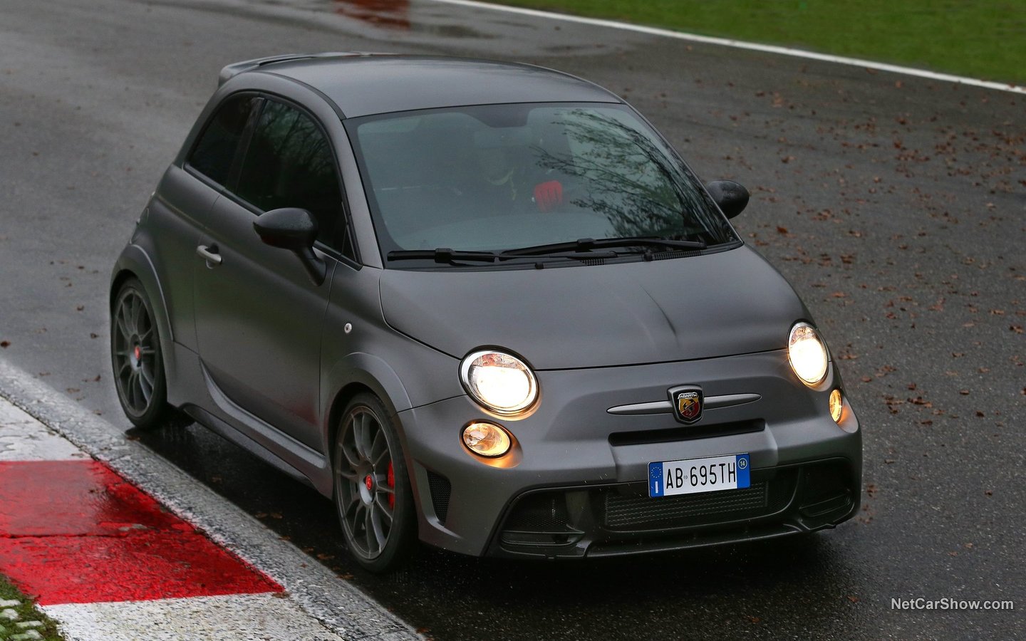 Abarth 695 Biposto 2015 1d613191