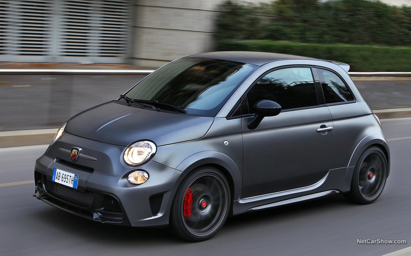 Abarth 695 Biposto 2015 6cf3628e