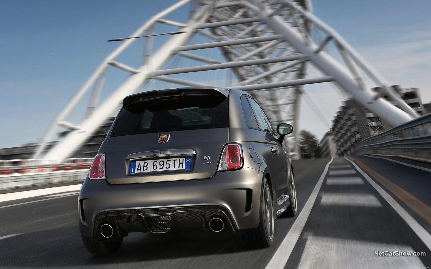 Abarth 695 Biposto 2015 a33ded5d