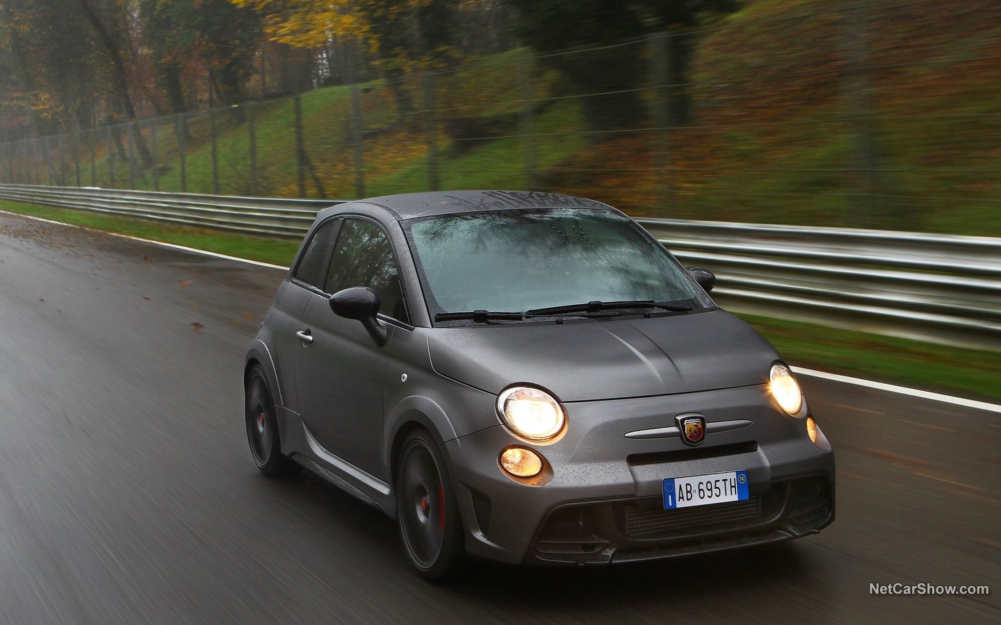 Abarth 695 Biposto 2015 c37ec616