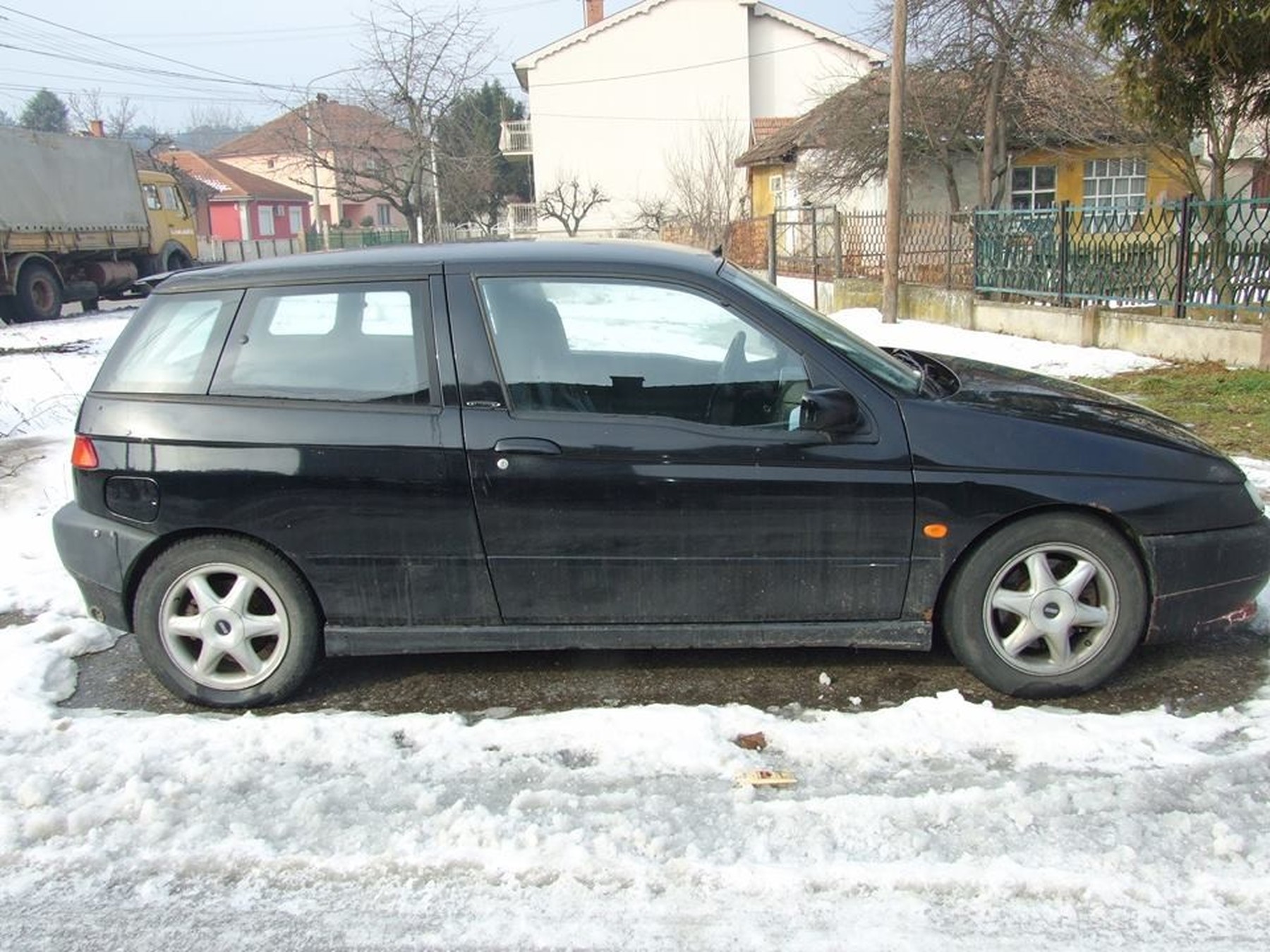 Alfa Romeo 145 1