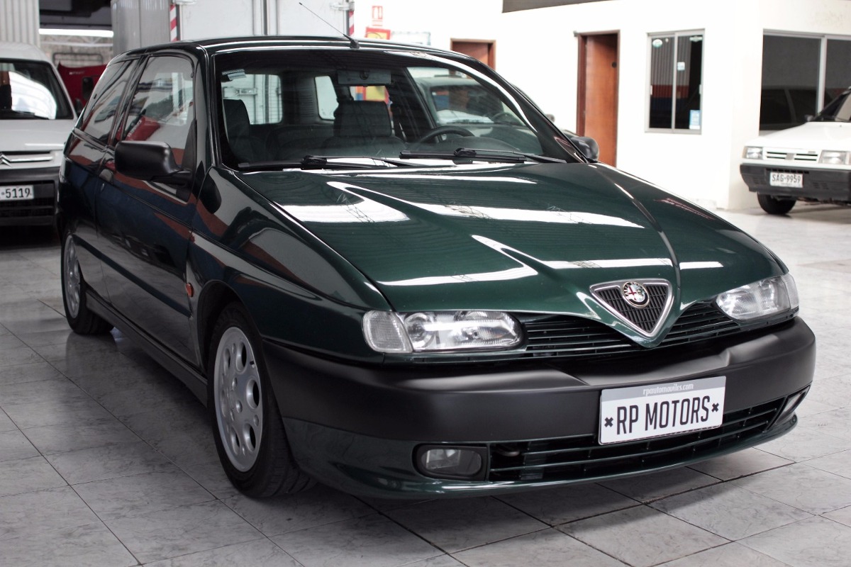 Alfa Romeo 145 1