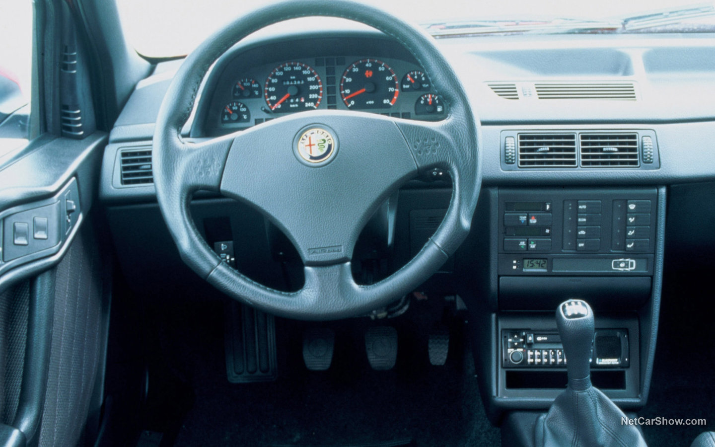 Alfa Romeo 155 1993 35700004