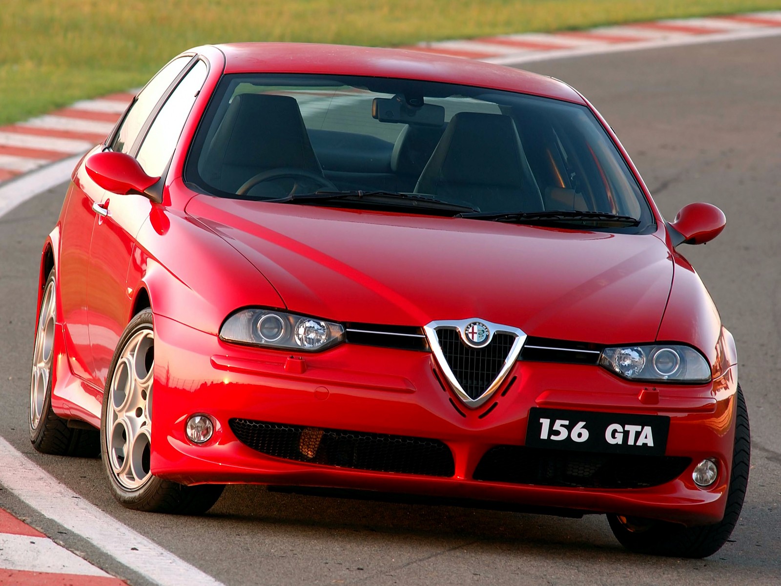 Alfa Romeo 156 GTA V6 2000 autoevolution com   ALFA-ROMEO-156-GTA-1280_49