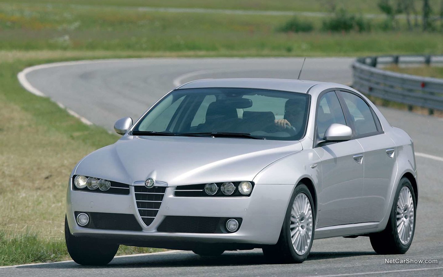 Alfa Romeo 159 2005 b1aab67c