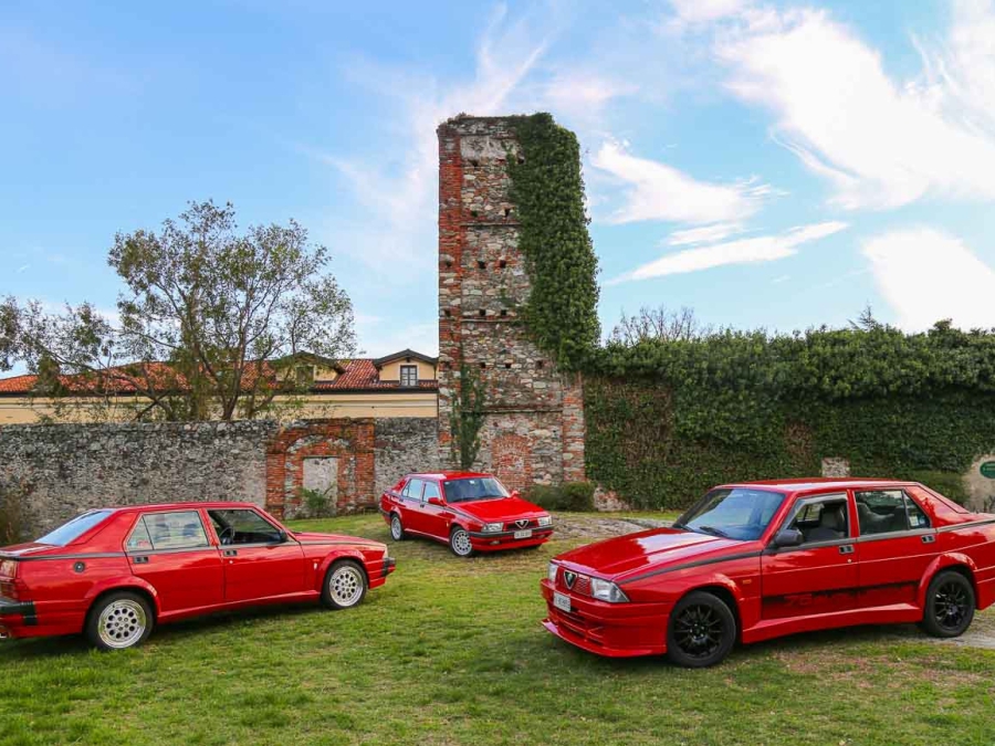 Alfa Romeo 75 2