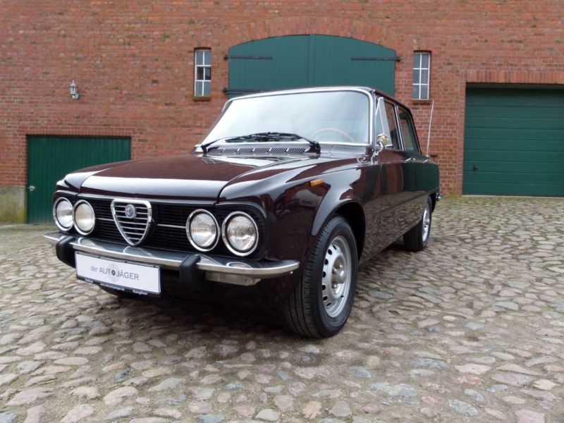 Alfa Romeo Giulia 1975 classicdigest com 107493_e3dc7a08f9e69095