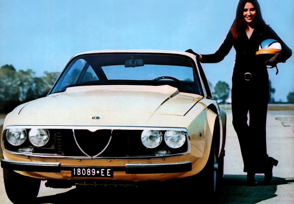 Alfa Romeo Giulia Coupé 1300 Junior1969 favcars com alfa-romeo_giulia_1969_pictures_1_b