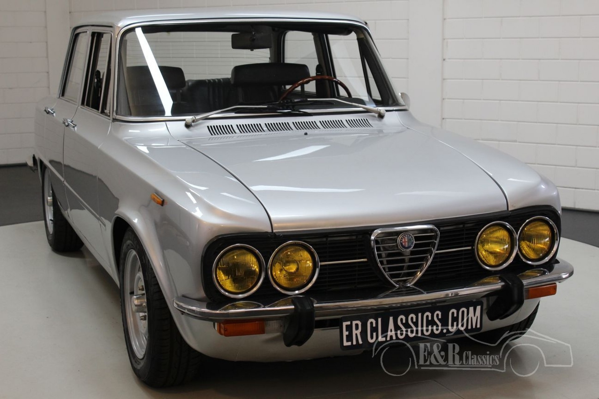 Alfa Romeo Giulia Nuova Super 1600 1977 erclassics nl alfa-romeo-giulia-1977-a4114-0041