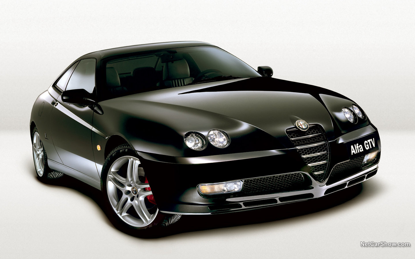 Alfa Romeo GTV 2003 82212f3d