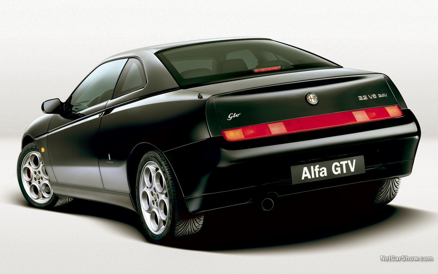 Alfa Romeo GTV 2003 c20d8d47
