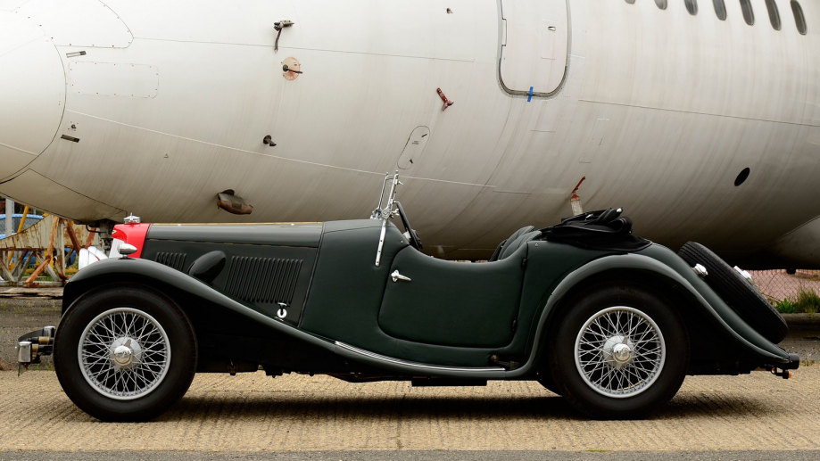 Aston Martin 1937 _green_black_side_view_retro_style_cars_23822_1600x900