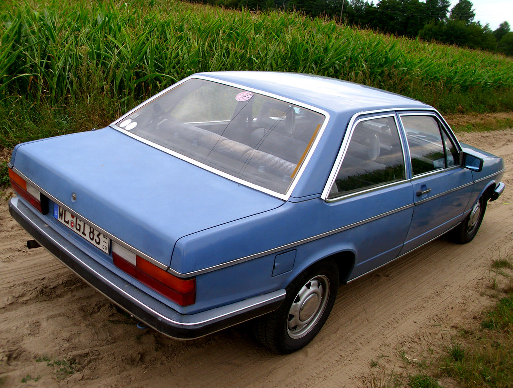 Audi 100 1981 live