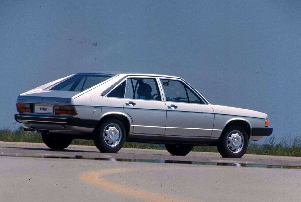 Audi 100 Avant 5E 1977 i