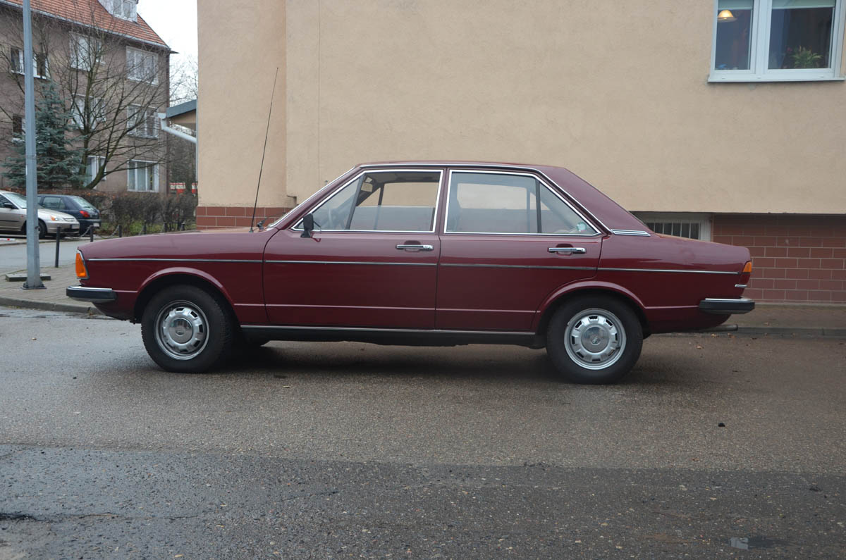 Audi 80 1977 gieldaklasykow pl audi-80-03