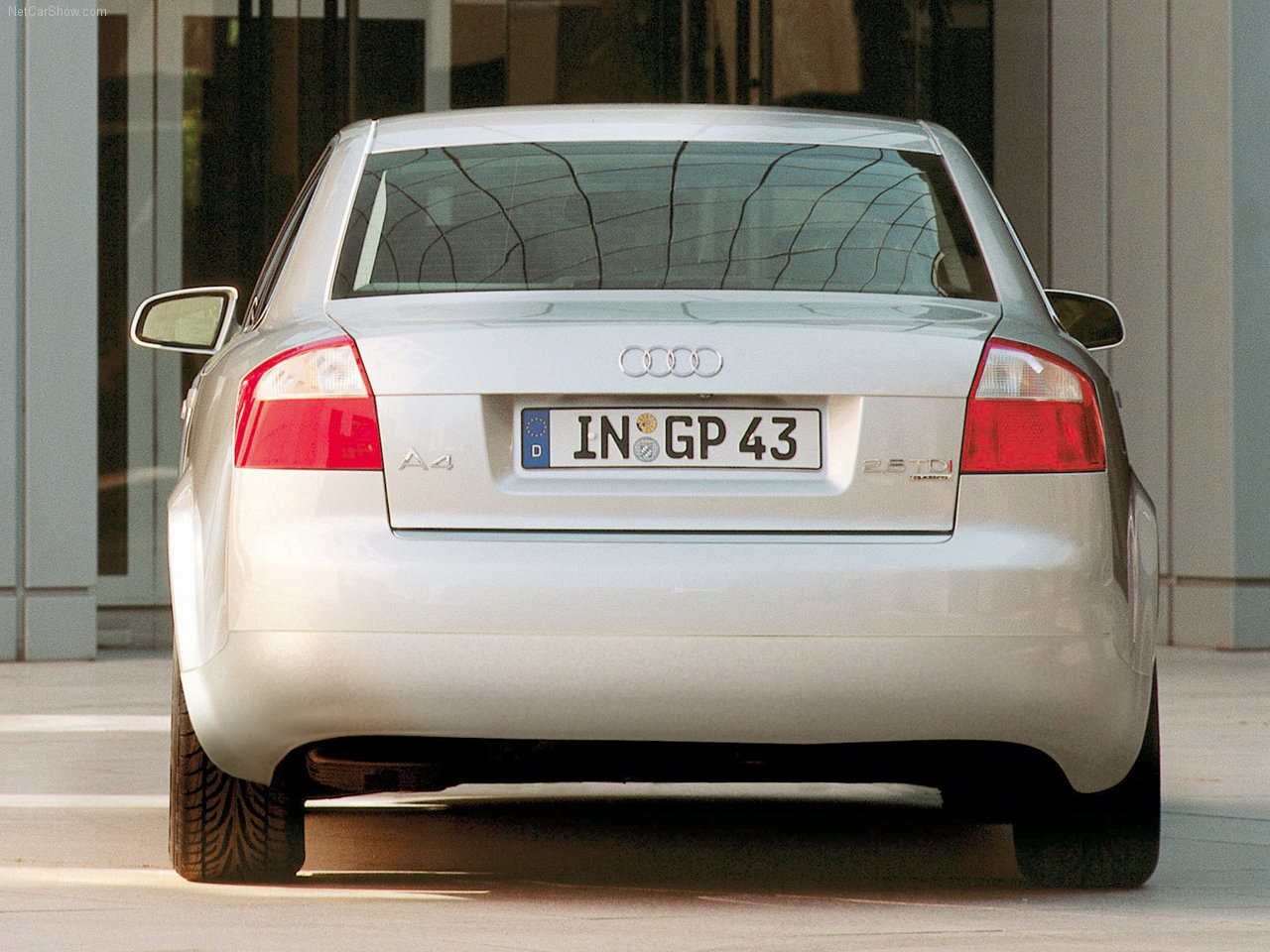 Audi A4 2002 Audi-A4-2002-1280-12