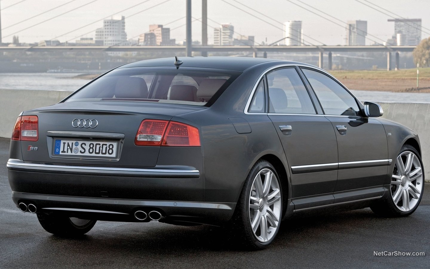 Audi A8 S8 2006 f184a7f7