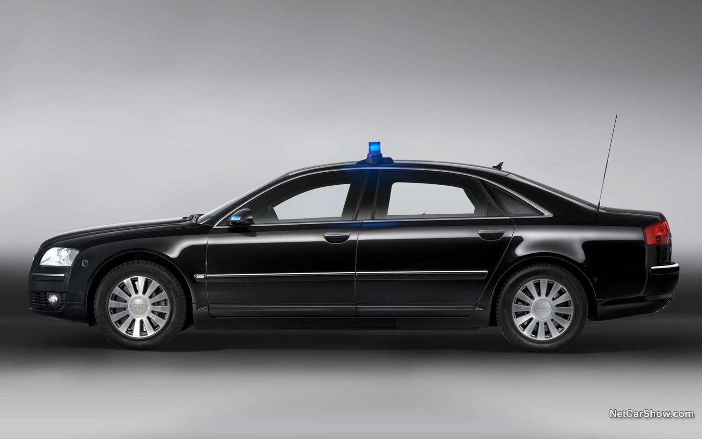 Audi A8 Security 2006 75ee423c