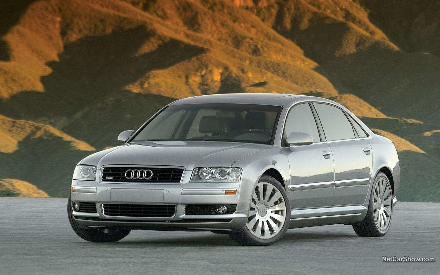 Audi A8L 4