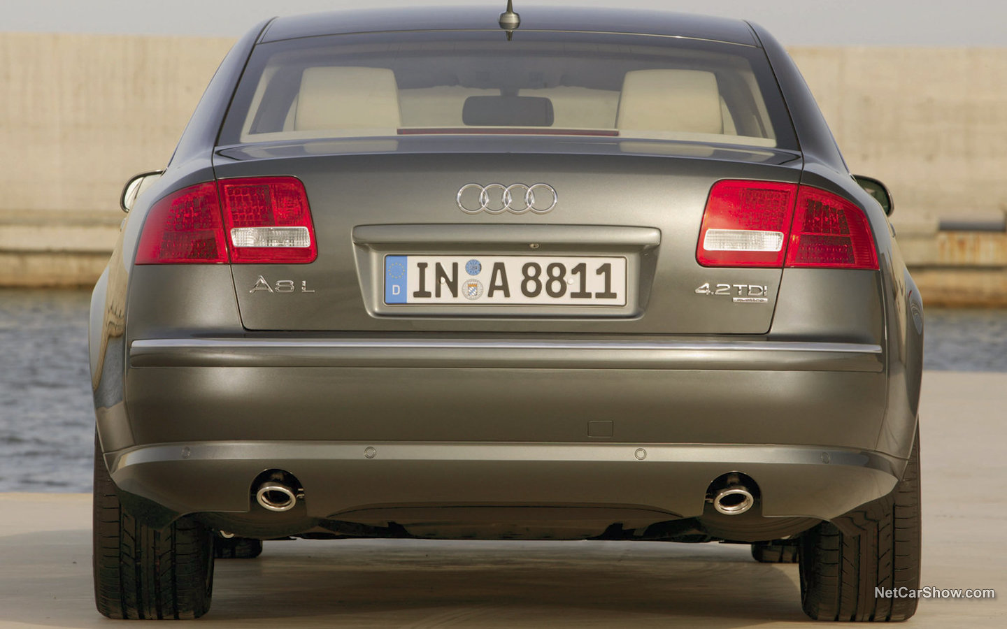 Audi A8L 4