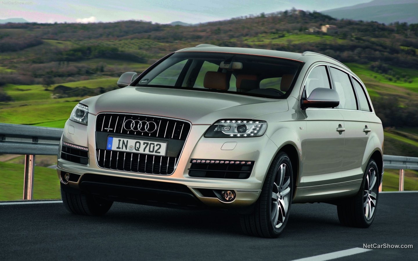 Audi Q7 2011 0f79201b