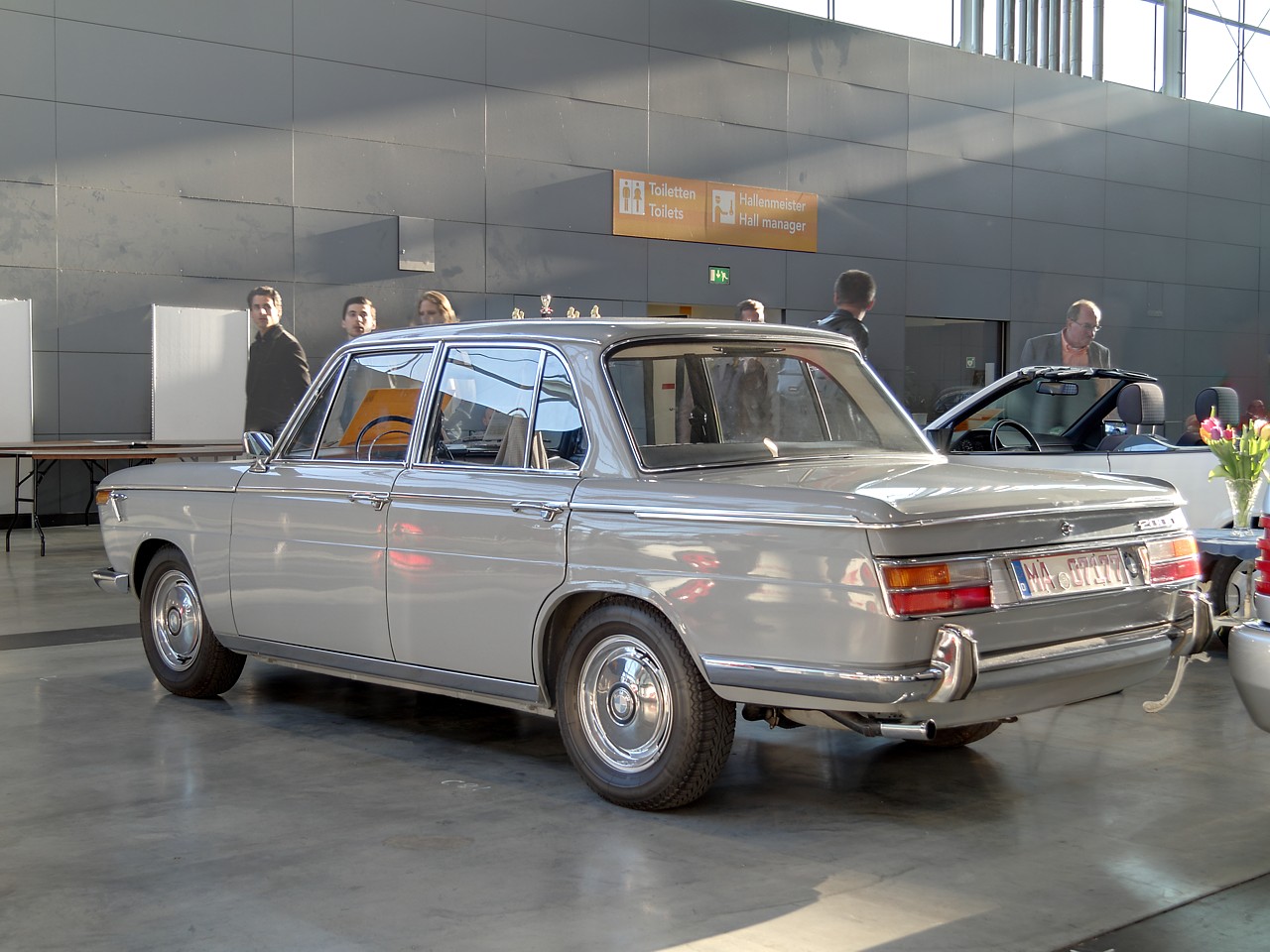 BMW 2000 Neue Klasse 1970 mb124 