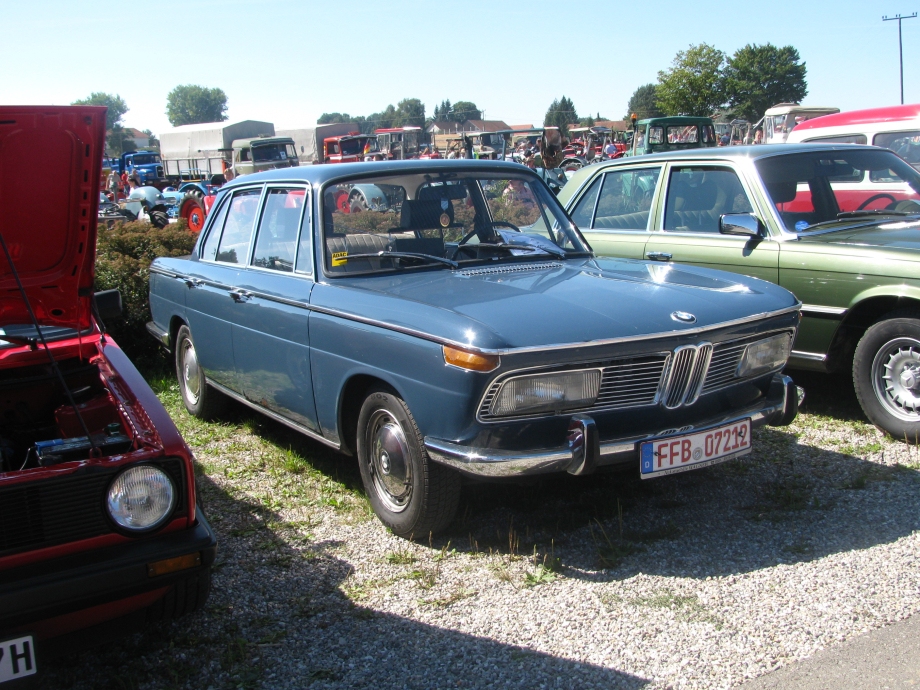 BMW 2000 Sedan 1970 momentcar