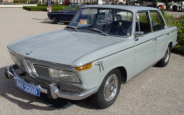 BMW 2000 Sedan 4-door 1967   momentcar com bmw-2000-1967-1