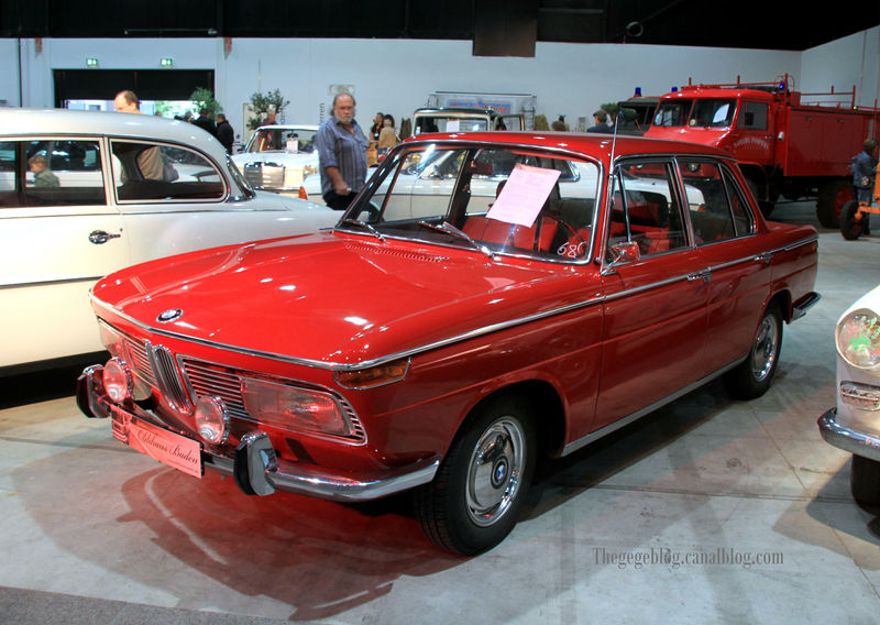 BMW 2000 sedan 4-door 1967 momentcar com bmw-2000-1967-4