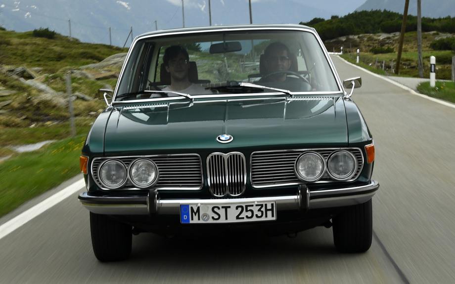 BMW 2500 1968 carpixel