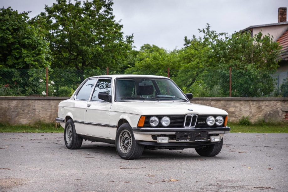 BMW 320 E21 2
